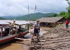 Thailand, Laos Aug02 131  Ankommer til en landsby ved Mekong floden i Laos